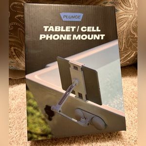 Tablet / Cellphone mount for a tub.